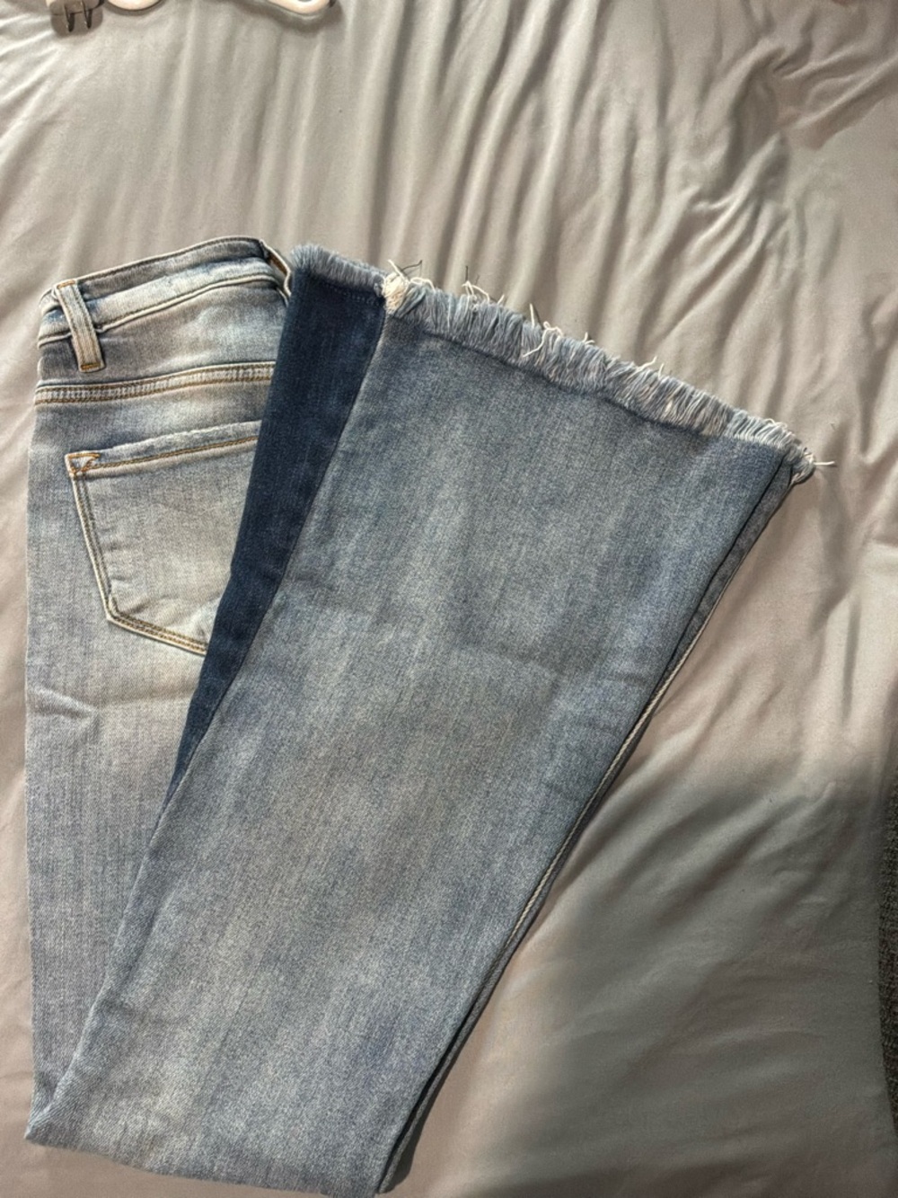 Women’s Light Wash Fringe Hem Jeans